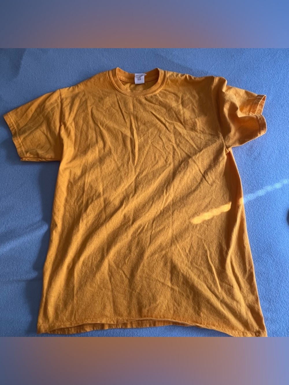Gildan Men's Bright Orange/Yellow Crew Neck T-Shirt Size Medium